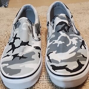 Vans Camouflage Gray And White Slip-On Sneakers VGC Men's 7 Women's 8.5.